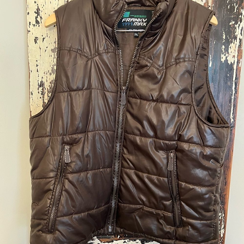 Men’s Franky Max 1991 slim fit outdoor vest.  Size 2XL.